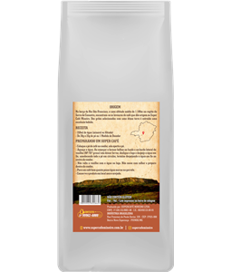Caf Premium Suave, Regio da Serra da Canastra, Altitude mdia de 1.100 metros, Gros de cafs selecionados, Com favas gradas,  Livre de impurezas, gros podres, verdes e ardidos, Bebida Mole, pontuao 84 mais, 100 por centro Arbica, Torra Clara, sabor suave e adocicado, leve acidez ctrica, corpo delicado e agradvel, Embalagens de 250 gramas.